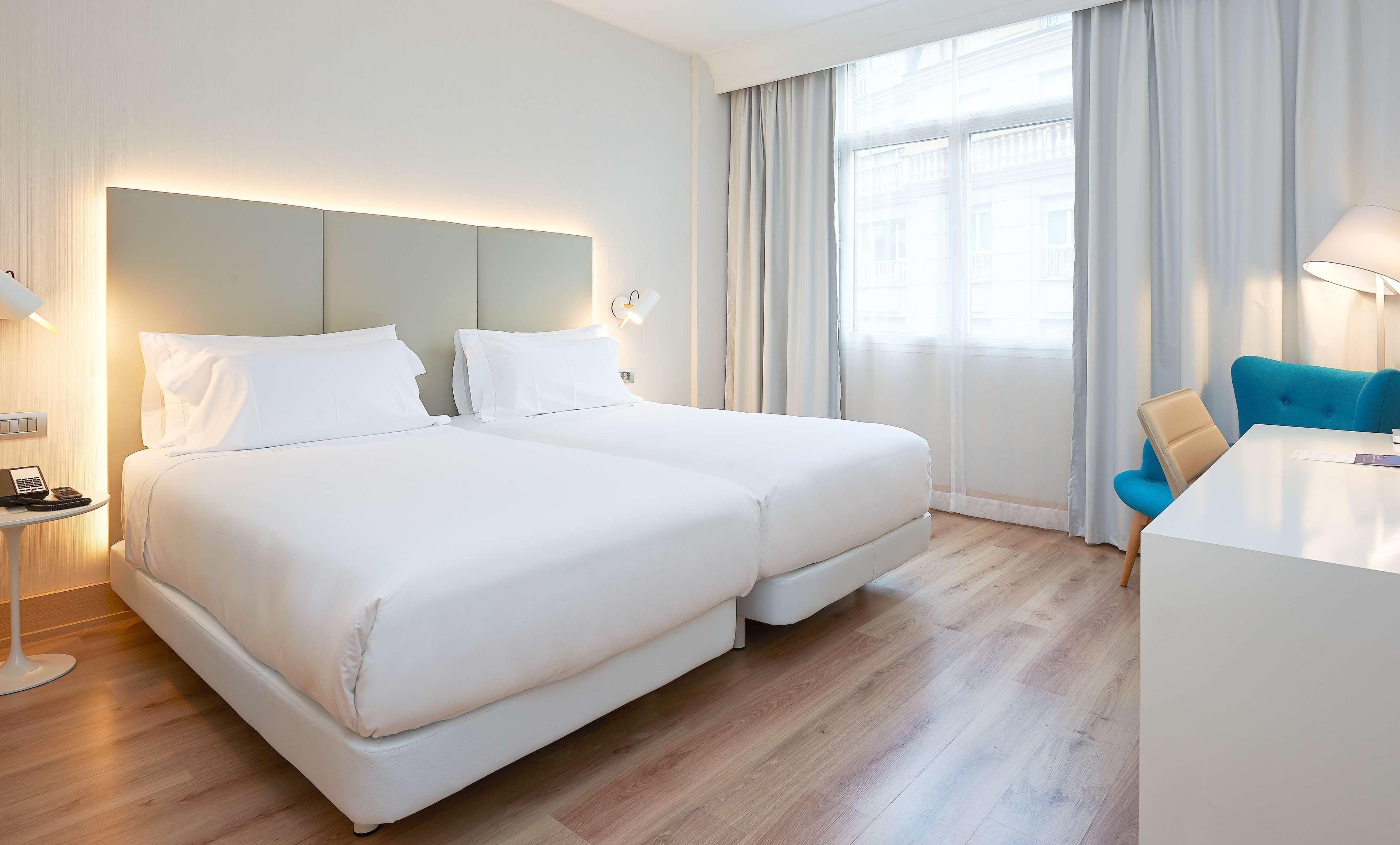 Nh Bilbao Deusto Hotel Bagian luar foto